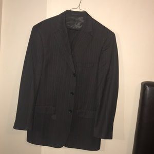 Men’s charcoal pinstripe suit size 40R